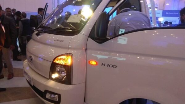 2020 Hyundai Porter H 100 front headlamps close view