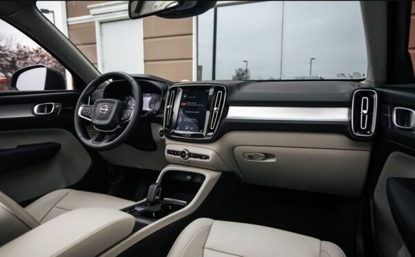 2020 Volvo XC40 front cabin interior view