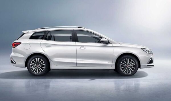 2021 SAIC Roewe EI5 EV side view