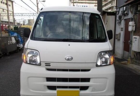 Daihatsu Hijet front close view