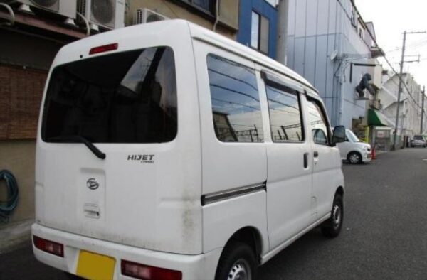 Daihatsu Hijet side and rear view 2