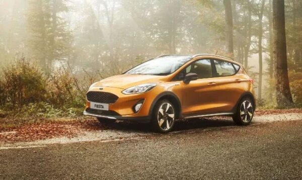 2021 Ford Fiesta orange front side view