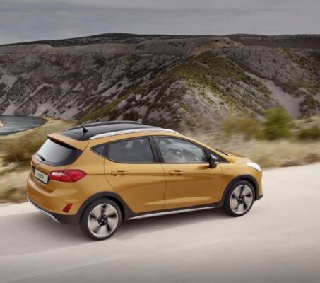 2021 Ford Fiesta orange side view