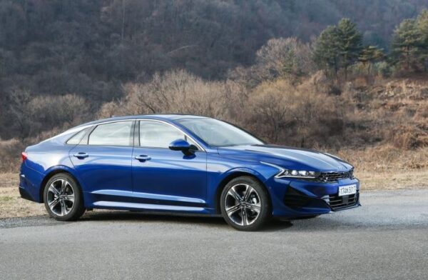 5th Generation KIA optima K5 side view