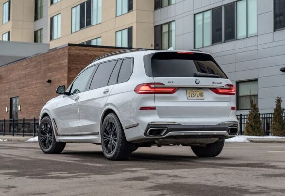 1st Generation BMW X7 SUV Rear view