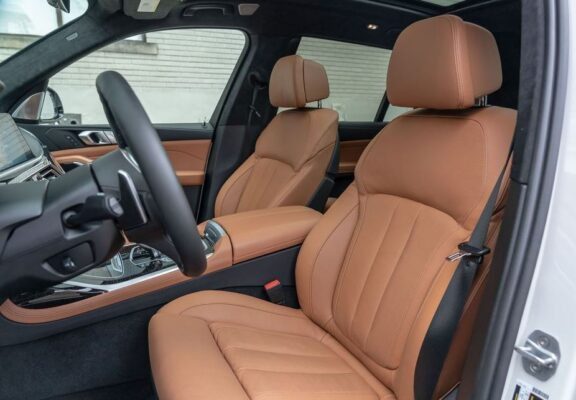 1st Generation BMW X7 SUV front seats view