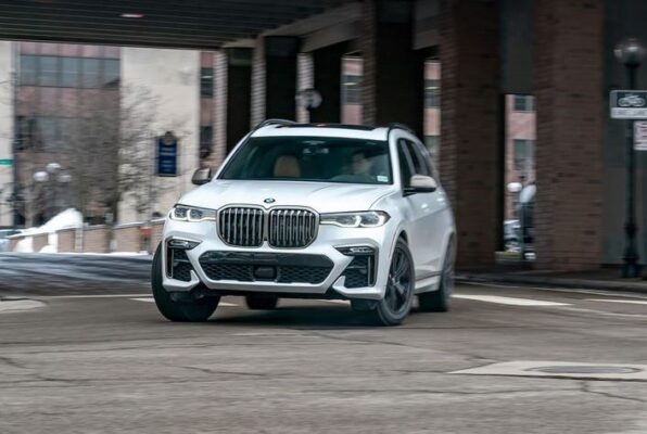 1st Generation BMW X7 SUV front view