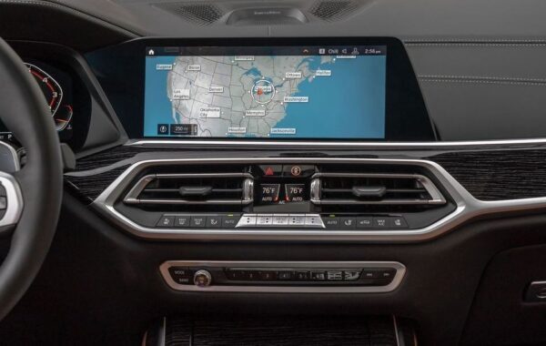 1st Generation BMW X7 SUV infotainment screen view