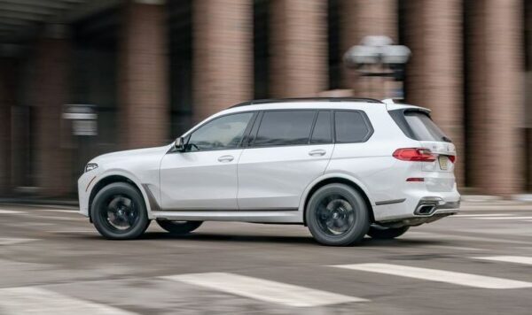 1st Generation BMW X7 SUV side view