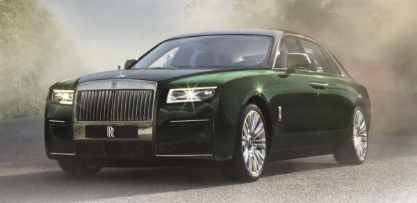 2021 Rolls Royce Ghost Extended green black colored feature image