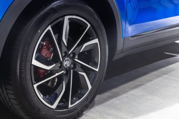 3rd generation new mg zst wheel close view
