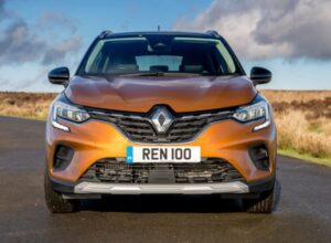2nd Generation Renault Captur SUV front view