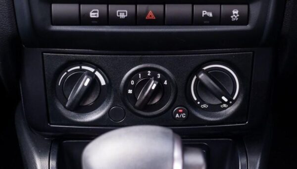 3rd Generation Proton Saga Sedan air vents controls