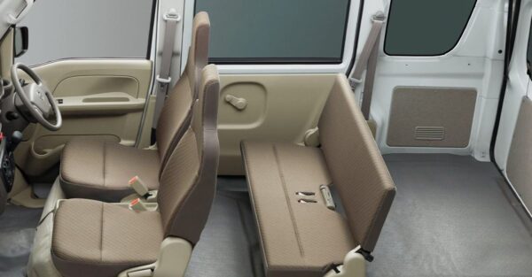 1st Generation Nissan Clipper seats view