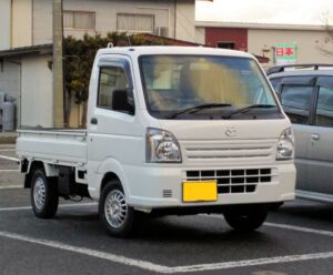 4th generation mazda scrum truck front view