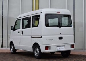 8th Generation Mitsubishi mini cab Rear view