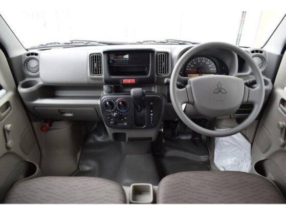 8th Generation Mitsubishi mini cab front cabin interior