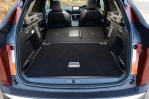 2nd generation peugeot 3008 suv boot space view