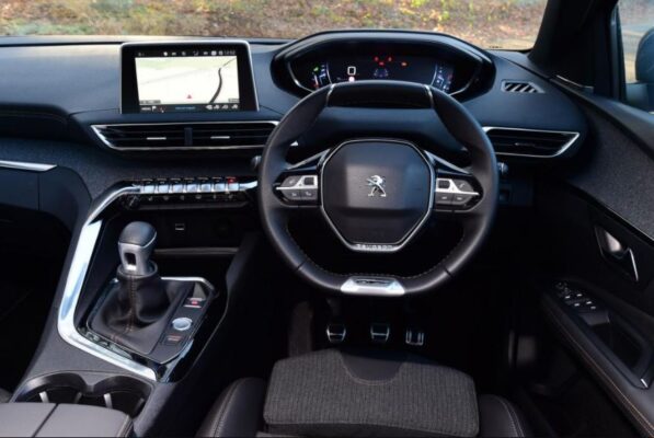 2nd generation peugeot 3008 suv front cabin interior view