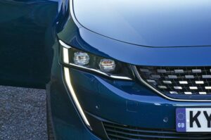 2nd generation peugeot 508 sedan headlamps view