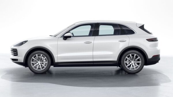 3rd generation porsche cayenne suv full side view