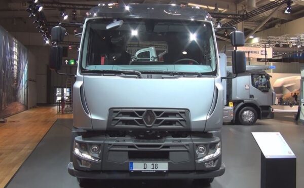 Renault D 280 Commercial Medium Truck full front view