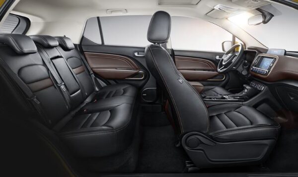 GAC GS3 SUV 1st Generation full interior view