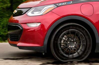 The Latest Invention in Automotive Industry is Air Less Tires