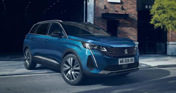 peugeot 5008 2nd generation facelift suv aggressive front view