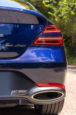 Genesis G70 Sedan 1st Generation facelift tail lamp and exhaust view