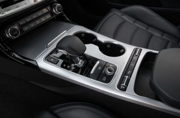 Kia stinger sedan Refreshed 1st generation transmission view