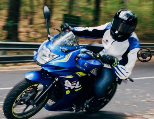 suzuki Gixxer sf heavy sports motor bike on the run