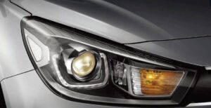 Kia Rio Hatchbck 4th generation facelifted front headlamp view