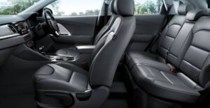 Kia niro hybrid SUV 1st generation full interior view front rear seats