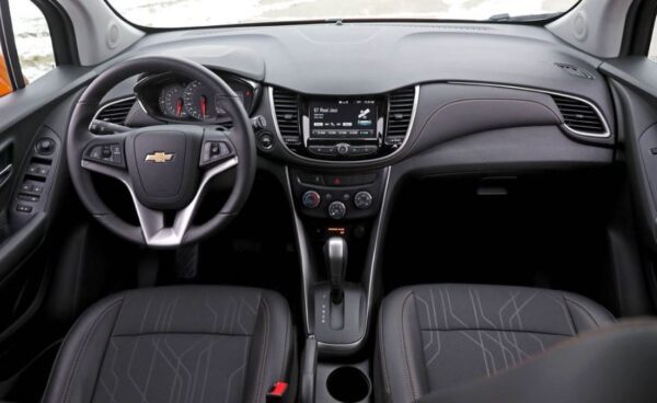 Chevrolet Trax Crossover 1st Generation facelift front cabin interior view