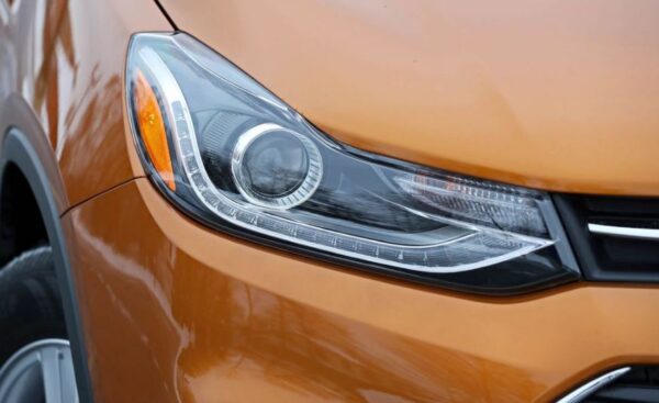Chevrolet Trax Crossover 1st Generation facelift headlamp view
