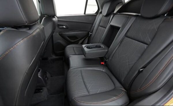 Chevrolet Trax Crossover 1st Generation facelift rear seats view