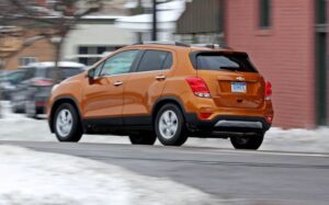 Chevrolet Trax Crossover 1st Generation facelift side and rear view