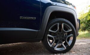 Jeep Renegade SUV 1st Generation Facelifted beautiful wheel view