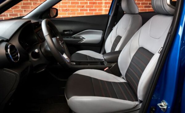 Nissan Kicks SUV 1st generation facelifted front seats view