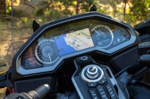 Honda Gold Wing Super Sportbike 6th Generation instrument cluster view