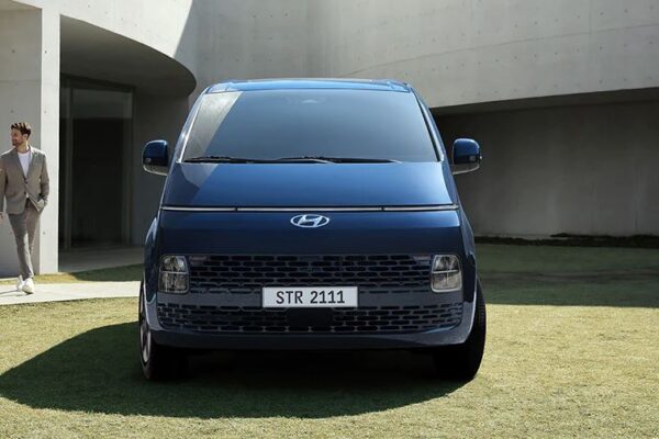Hyundai Staria MPV 1st Generation looks futuristic