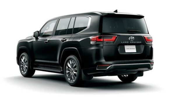 Toyota Land Cruiser SUV J300 Series side and rear view