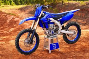Yamaha YZ450F Motocorss Motorcycle awesome front and side view