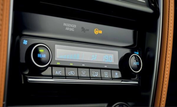 Toyota fortuner Legender 2nd generation facelift climate control buttons