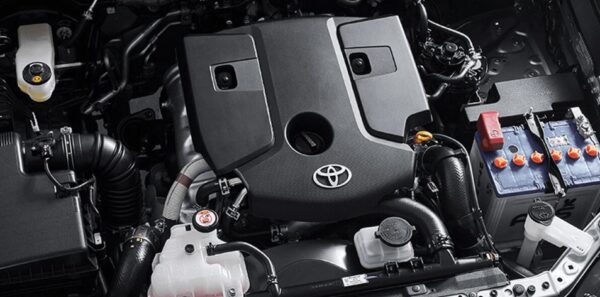 Toyota fortuner Legender 2nd generation facelift engine view