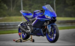 Yamaha YZF R3 Sports bike front and side view