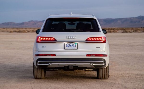 Audi Q7 SUV 2nd Generation Facelift Rear close view