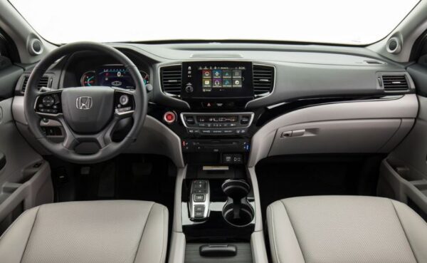 Honda Pilot Crossover SUV 3rd Gen Facelift front cabin interior view