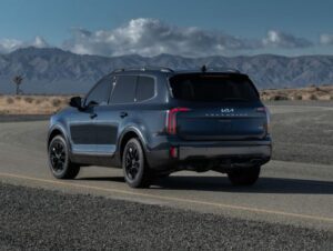 Kia Telluride SUV 1st Generation facelift side and rear view